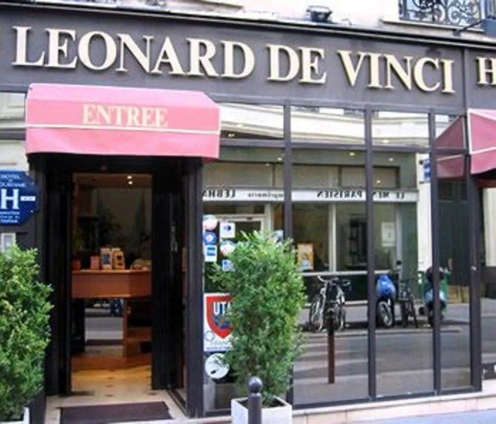 Leonard De Vinci 75011 2* פריז