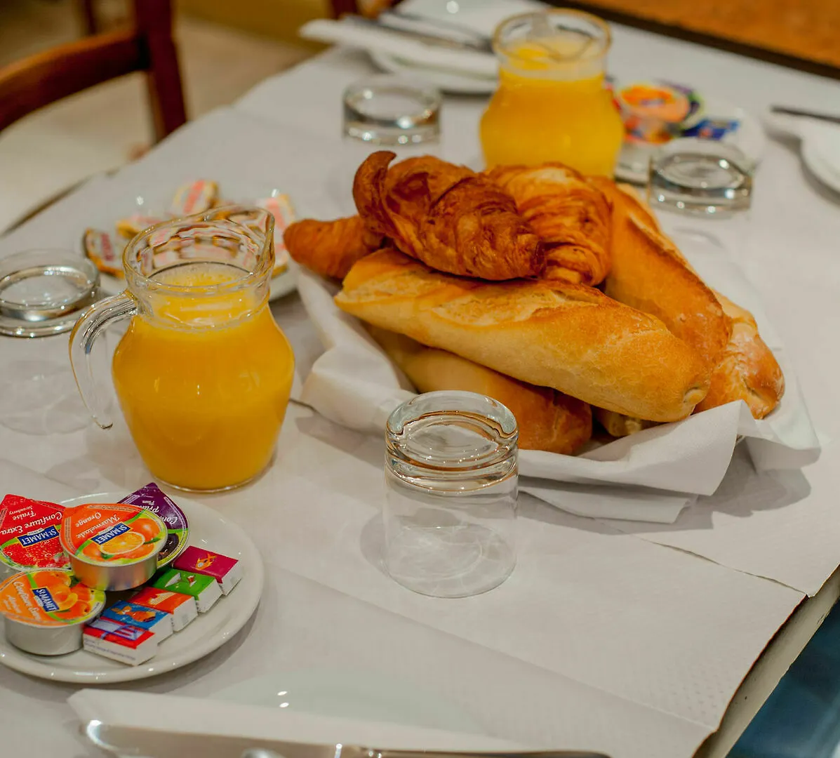 Hotell Leonard De Vinci 75011